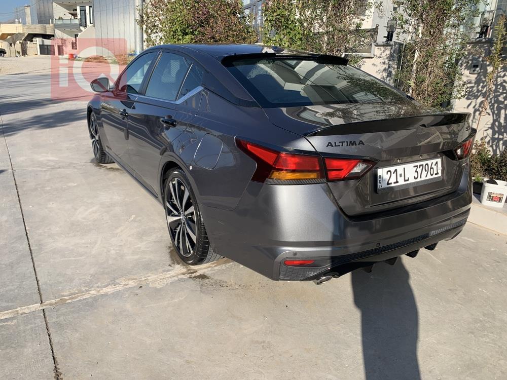نیسان ئەلتیما